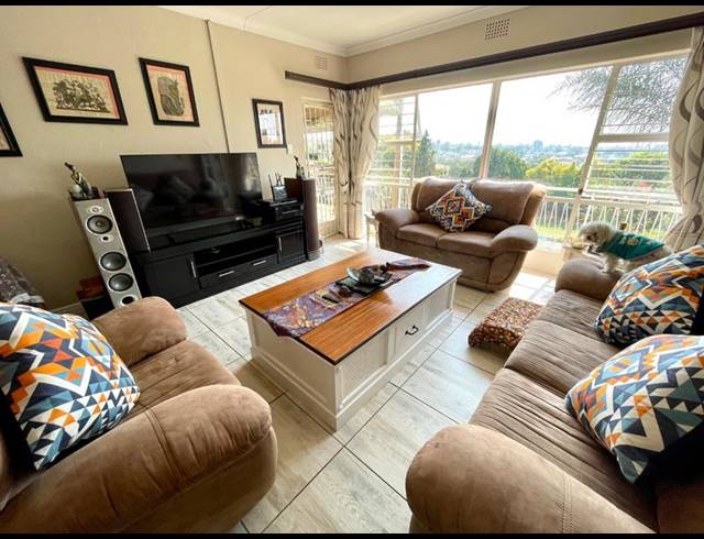 3 BEDROOM HOUSE FOR SALE IN SILVERFIELDS